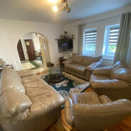 Albert 8 Apartment *