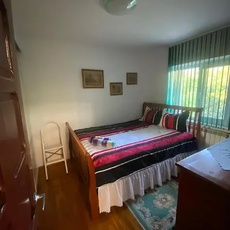 Albert 8 Apartment